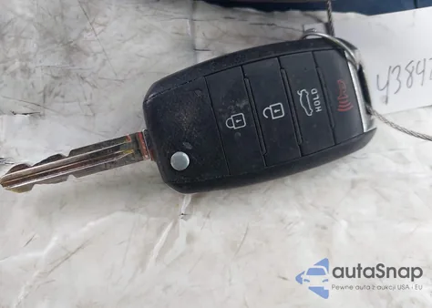 2018 Kia Forte Lx z USA, uszkodzony, nr VIN 3KPFK4A77JE272853